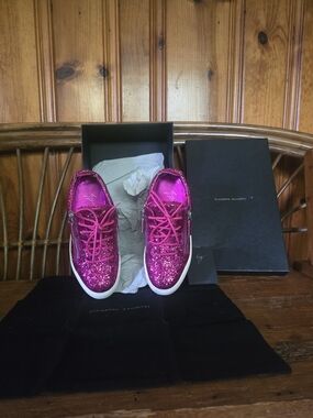 Giuseppe Zanotti Pink Glitter Low-Top Sneakers
